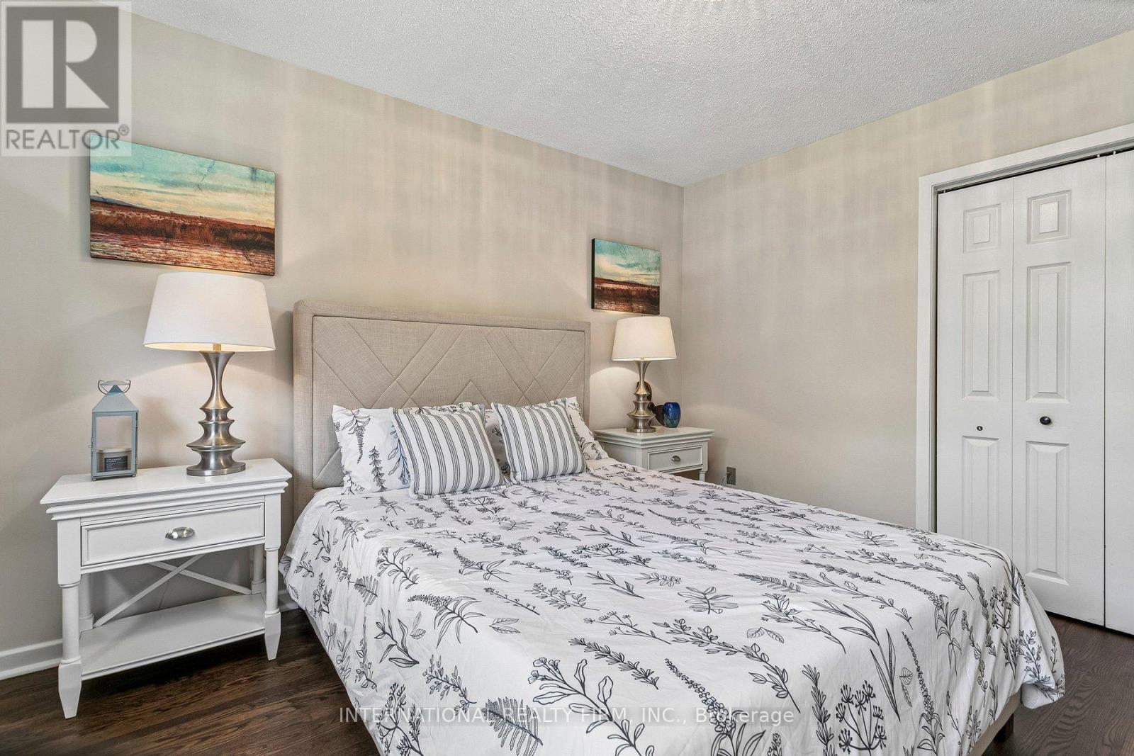 33 Kendleton Drive, Toronto, Ontario  M9V 1T9 - Photo 18 - W13437674