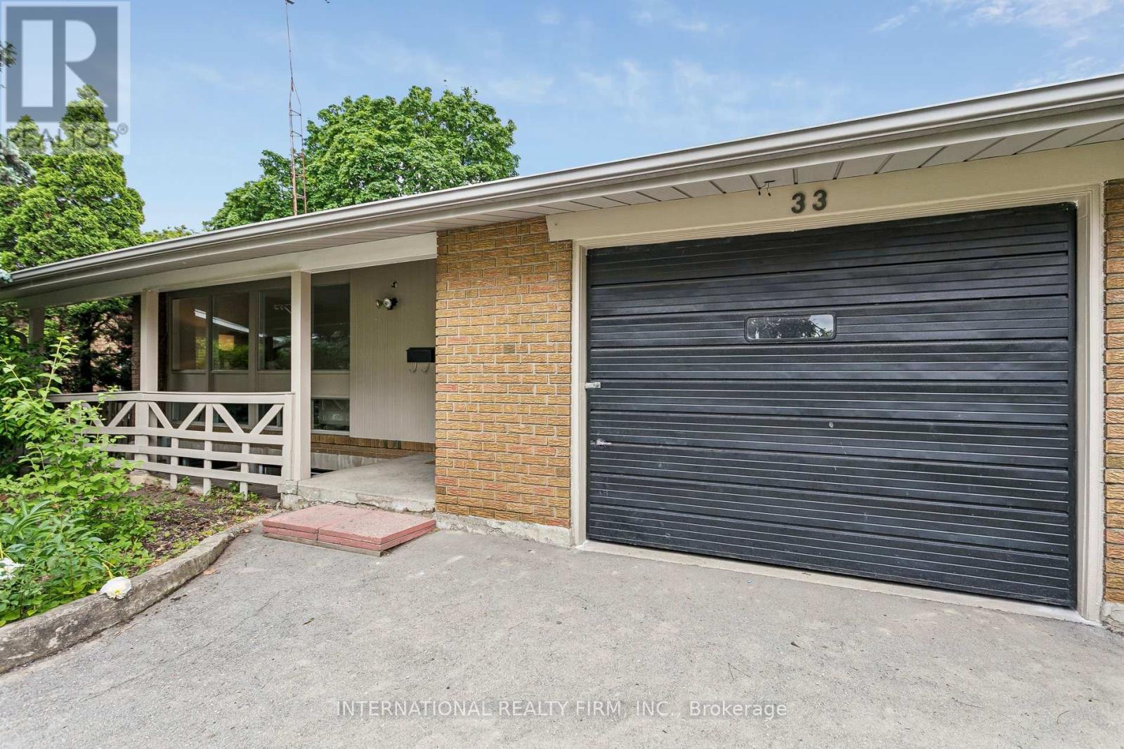 33 Kendleton Drive, Toronto, Ontario  M9V 1T9 - Photo 2 - W13437674
