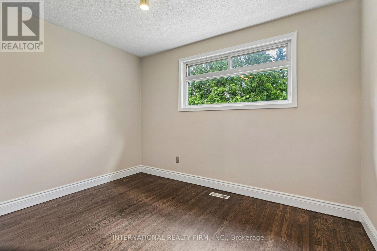 33 Kendleton Drive, Toronto, Ontario  M9V 1T9 - Photo 20 - W13437674
