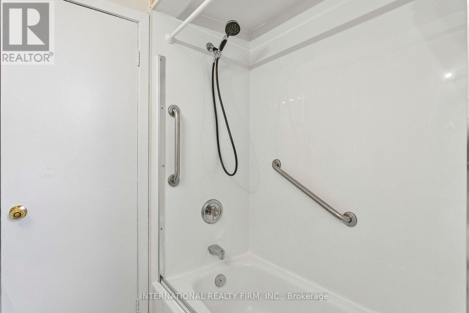 33 Kendleton Drive, Toronto, Ontario  M9V 1T9 - Photo 24 - W13437674