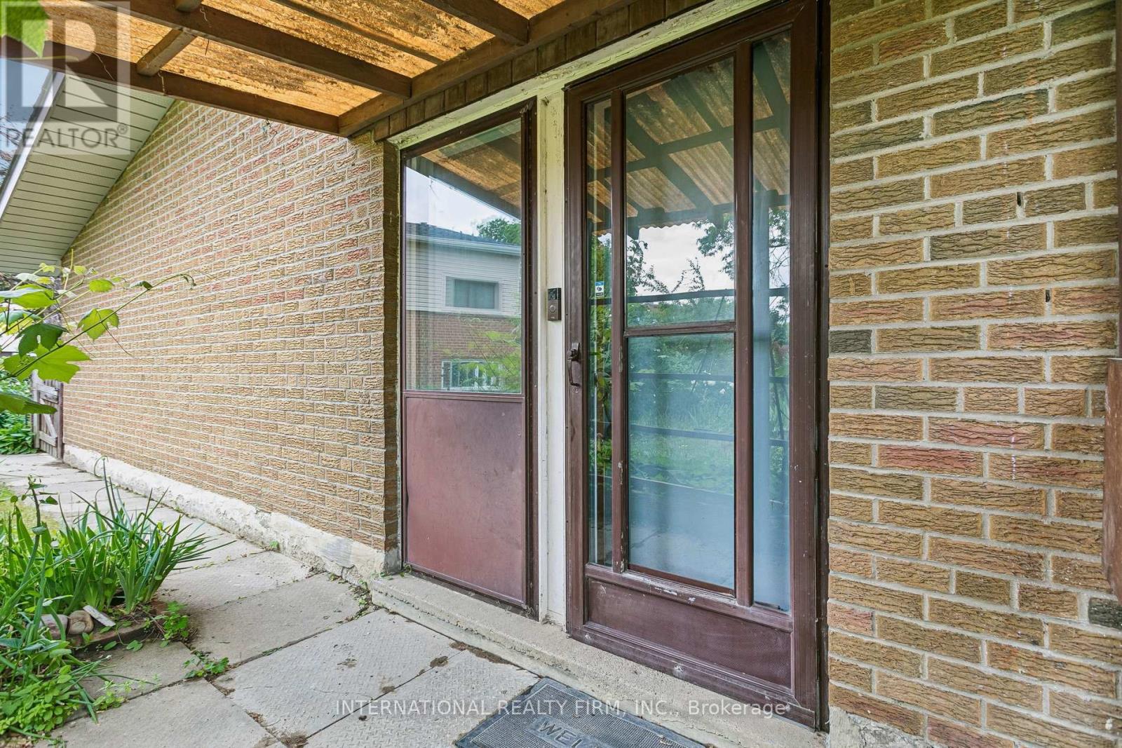 33 Kendleton Drive, Toronto, Ontario  M9V 1T9 - Photo 41 - W13437674