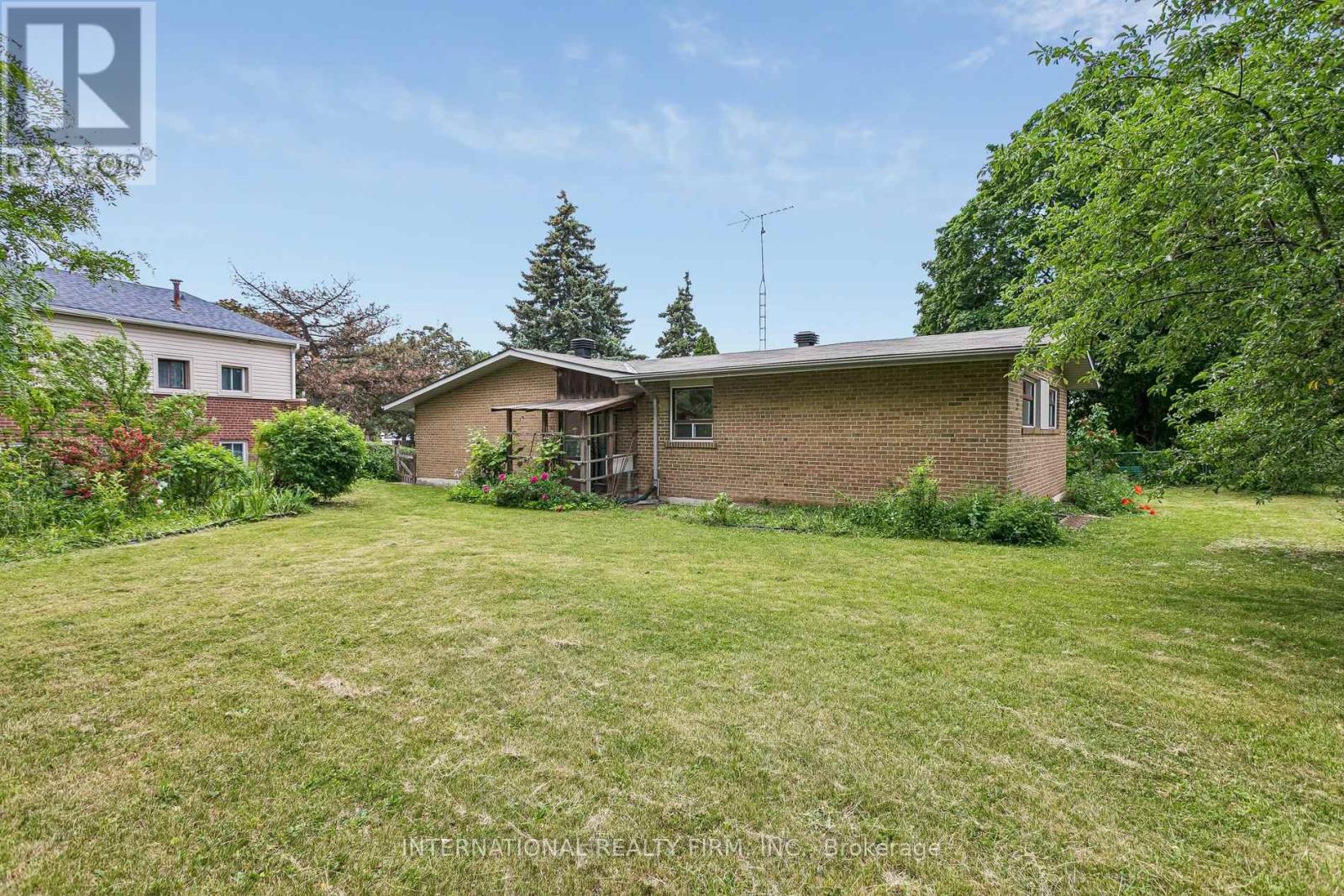 33 Kendleton Drive, Toronto, Ontario  M9V 1T9 - Photo 44 - W13437674