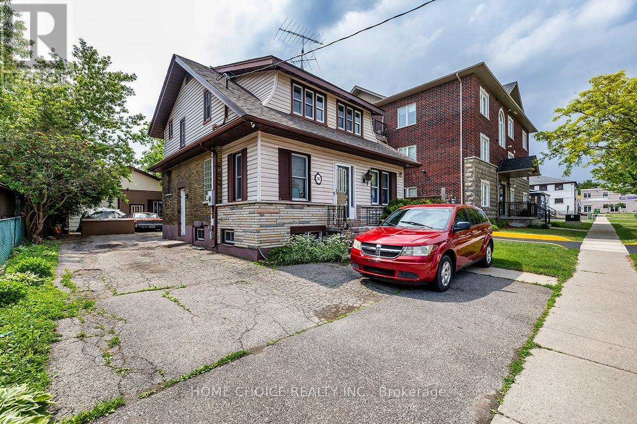 30 Grenfell Street, Oshawa, Ontario  L1J 4V8 - Photo 2 - E13435680