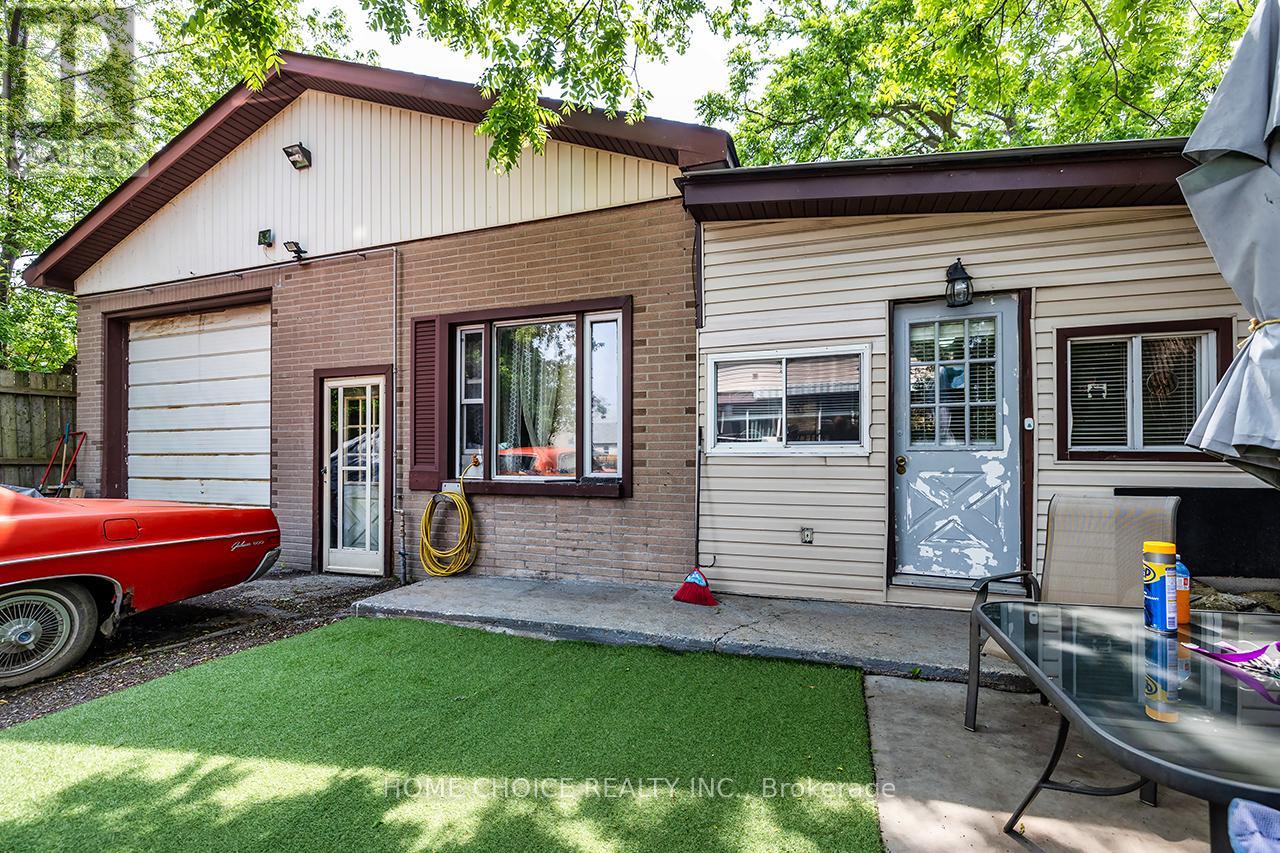 30 Grenfell Street, Oshawa, Ontario  L1J 4V8 - Photo 3 - E13435680