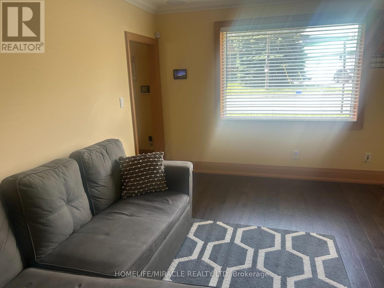 31 Bowman Street, Hamilton, Ontario  L8S 2T4 - Photo 3 - X13437522