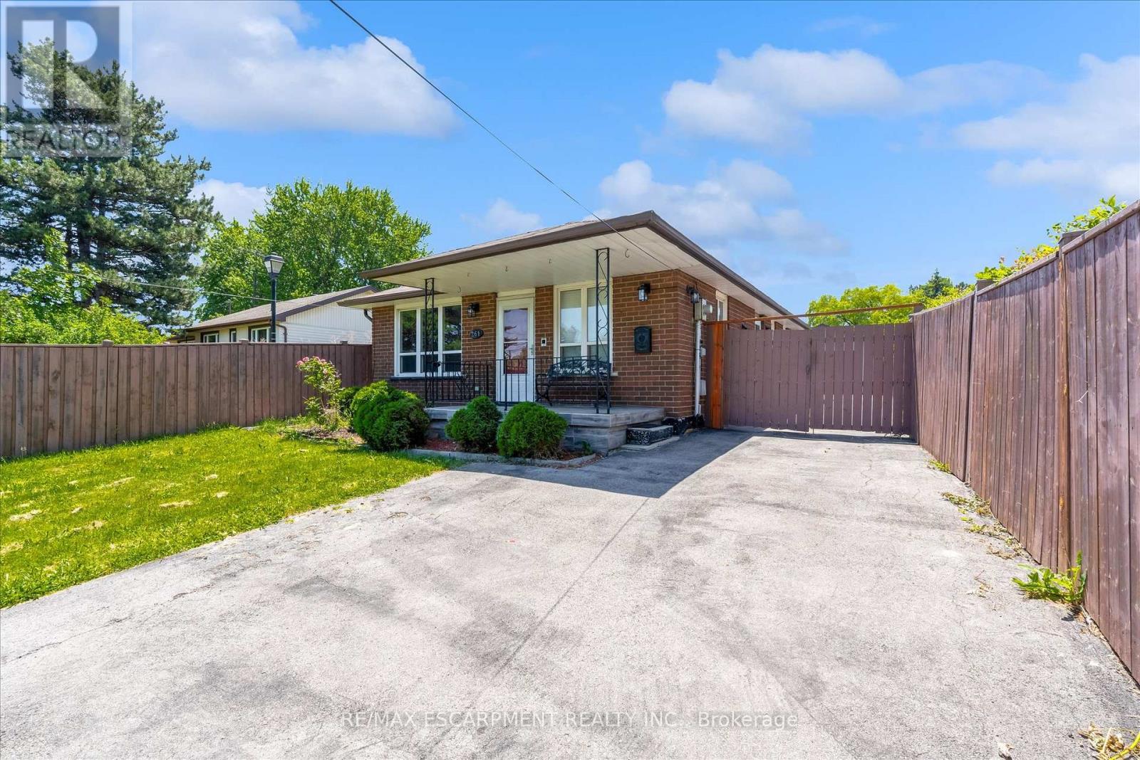 261 LIMERIDGE ROAD W, Hamilton, Ontario