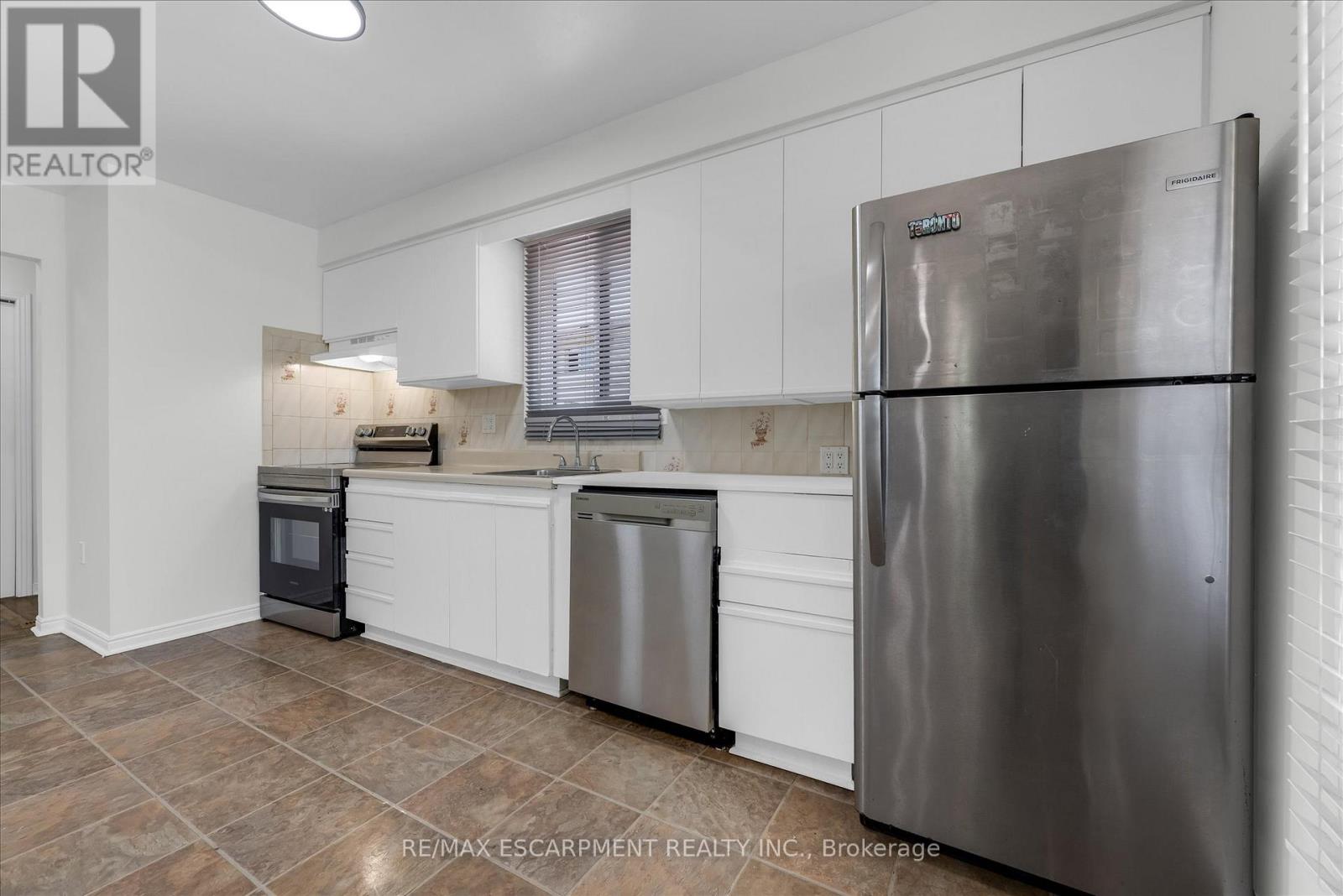 261 Limeridge Road W, Hamilton, Ontario  L9C 2V4 - Photo 8 - X13437602