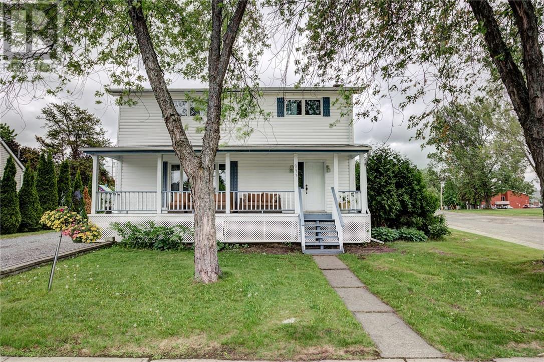 233 Ninth Avenue, Lively, Ontario  P3Y 1M6 - Photo 1 - 2128516