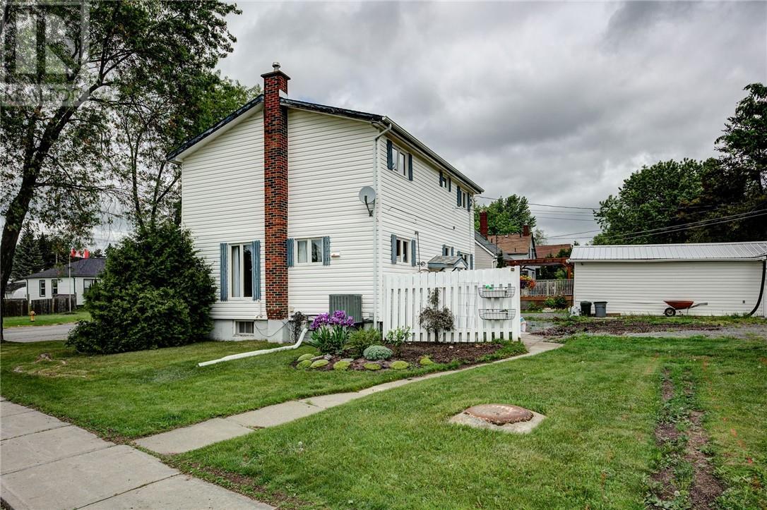 233 Ninth Avenue, Lively, Ontario  P3Y 1M6 - Photo 3 - 2128516