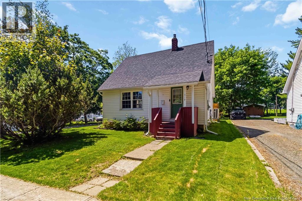 319 Forbes Street, Fredericton, New Brunswick  E3A 2Y1 - Photo 3 - NB141469