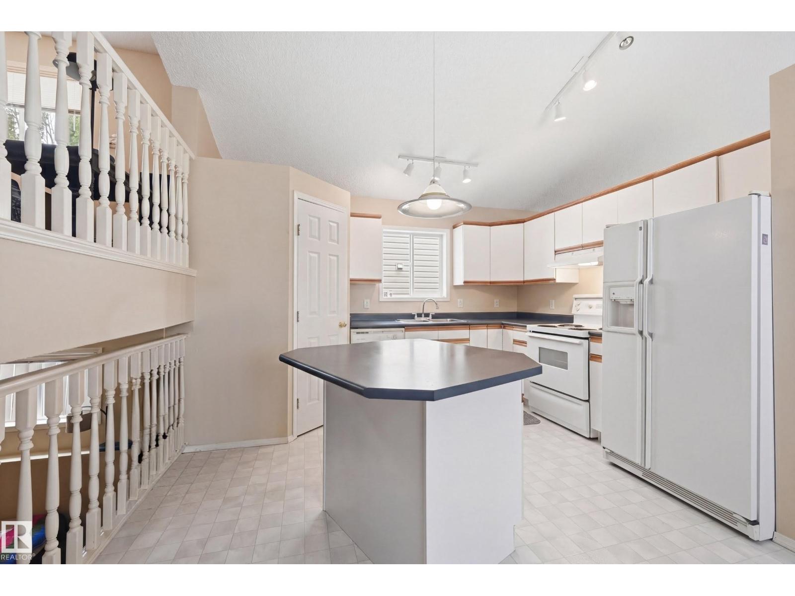 2050 Tanner Wd NW, Edmonton, Alberta  T6R 2R4 - Photo 9 - E4493322