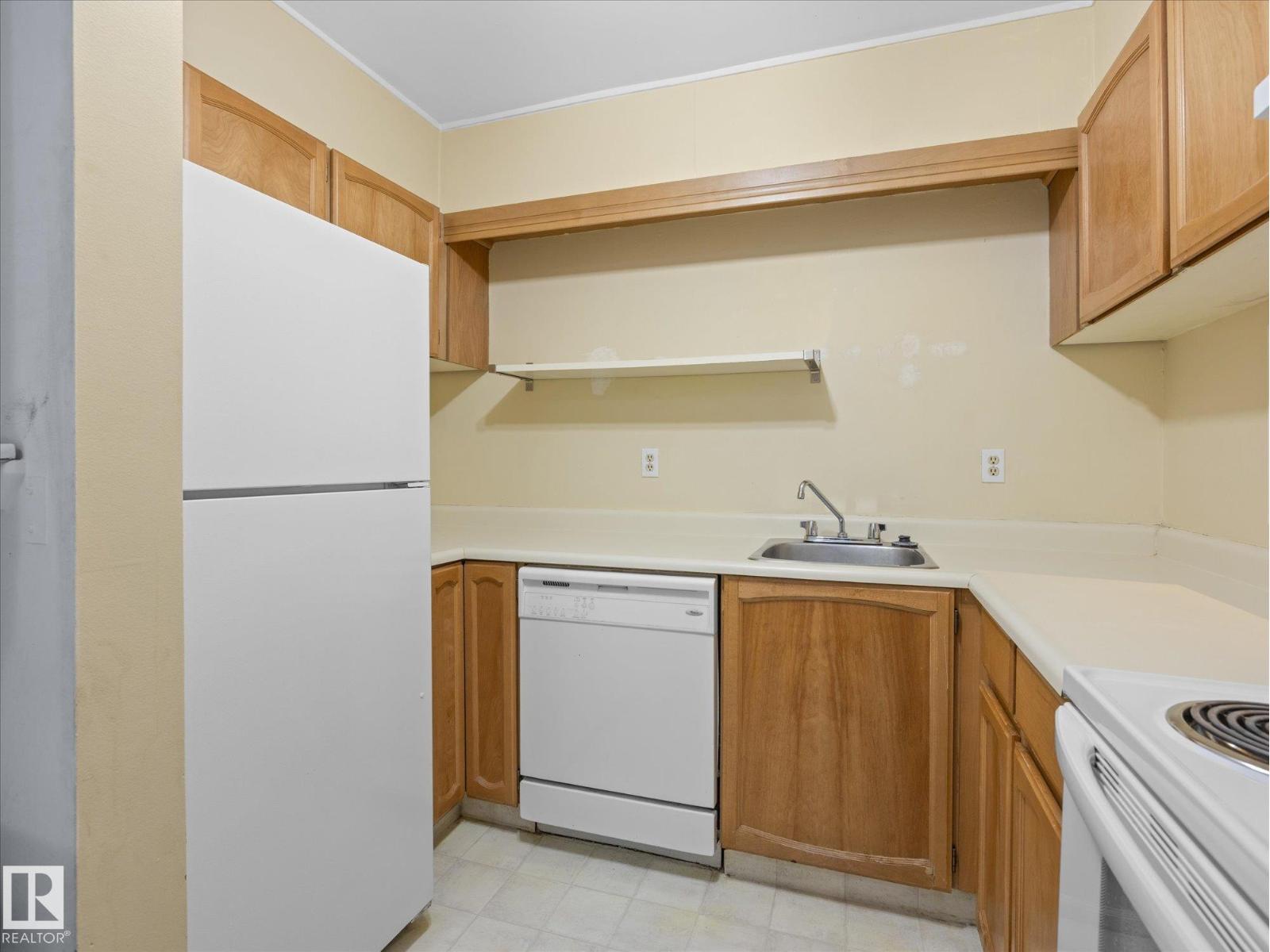 #110 10139 117 St Nw, Edmonton, Alberta  T5K 2L3 - Photo 3 - E4493334
