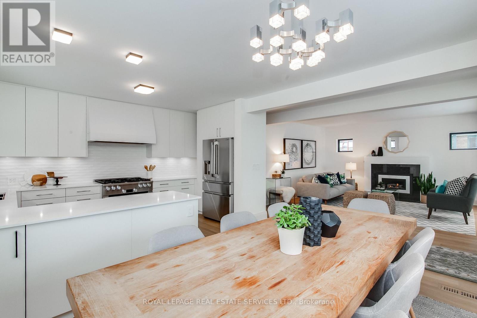 126 Hudson Drive, Toronto, Ontario  M4T 2K5 - Photo 4 - C13437962
