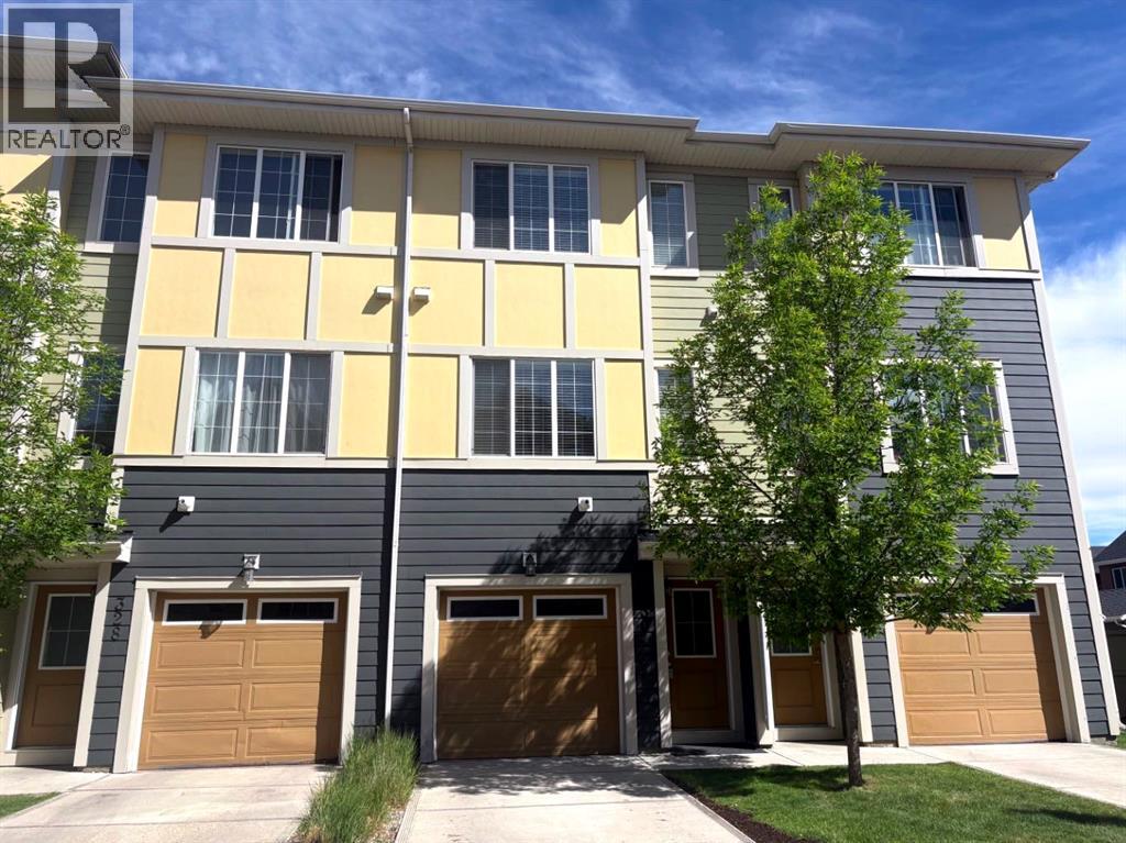 330 Marquis Lane SE, Calgary, Alberta