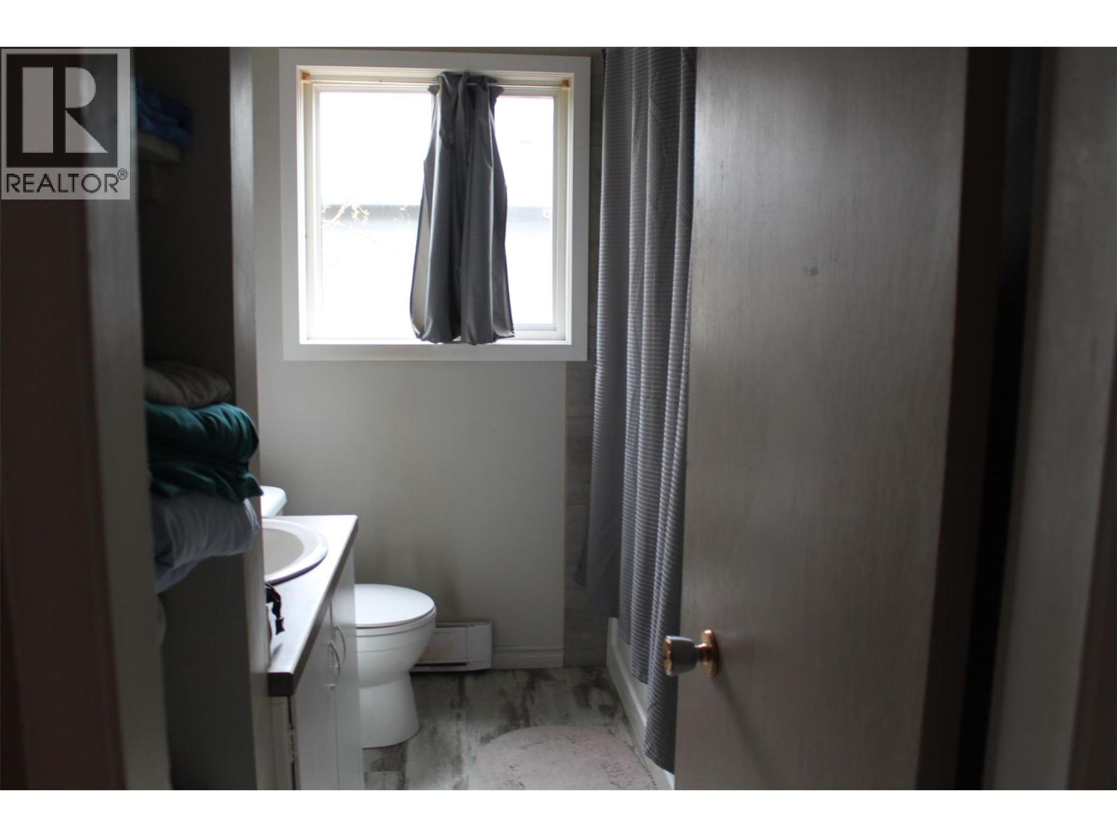 208 Nelson Avenue Unit# 1-4, Nakusp, British Columbia  V0G 1R0 - Photo 17 - 10341027
