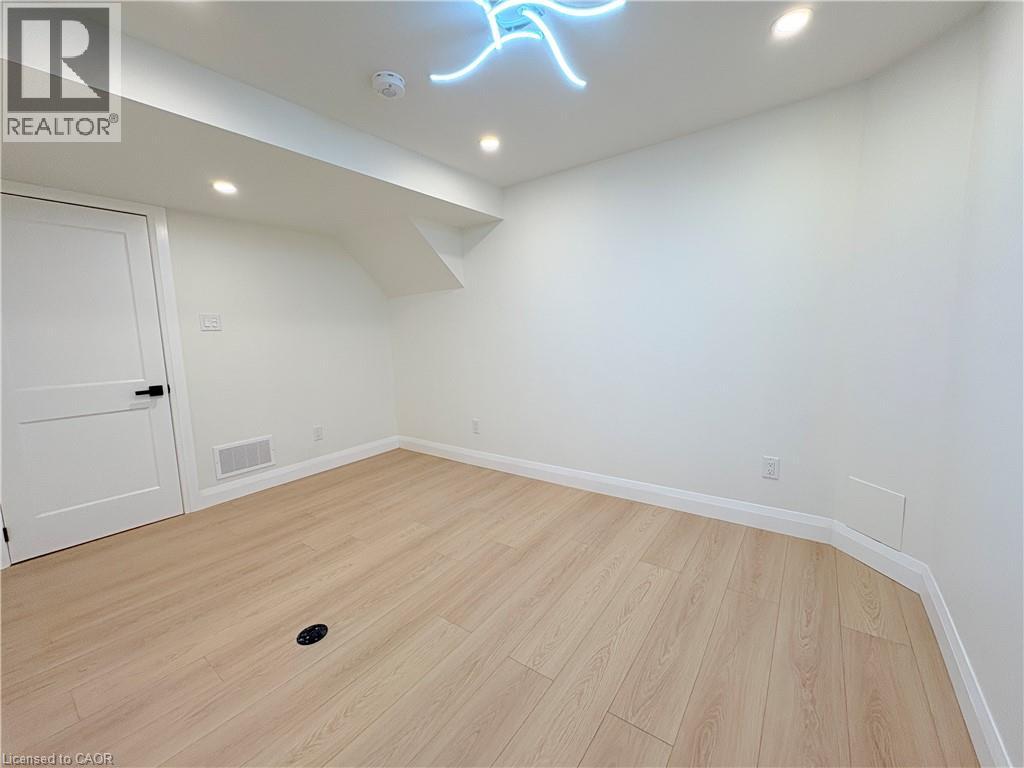 47 Highland Park Drive Unit# 2, Dundas, Ontario  L9H 6G4 - Photo 18 - 40838383