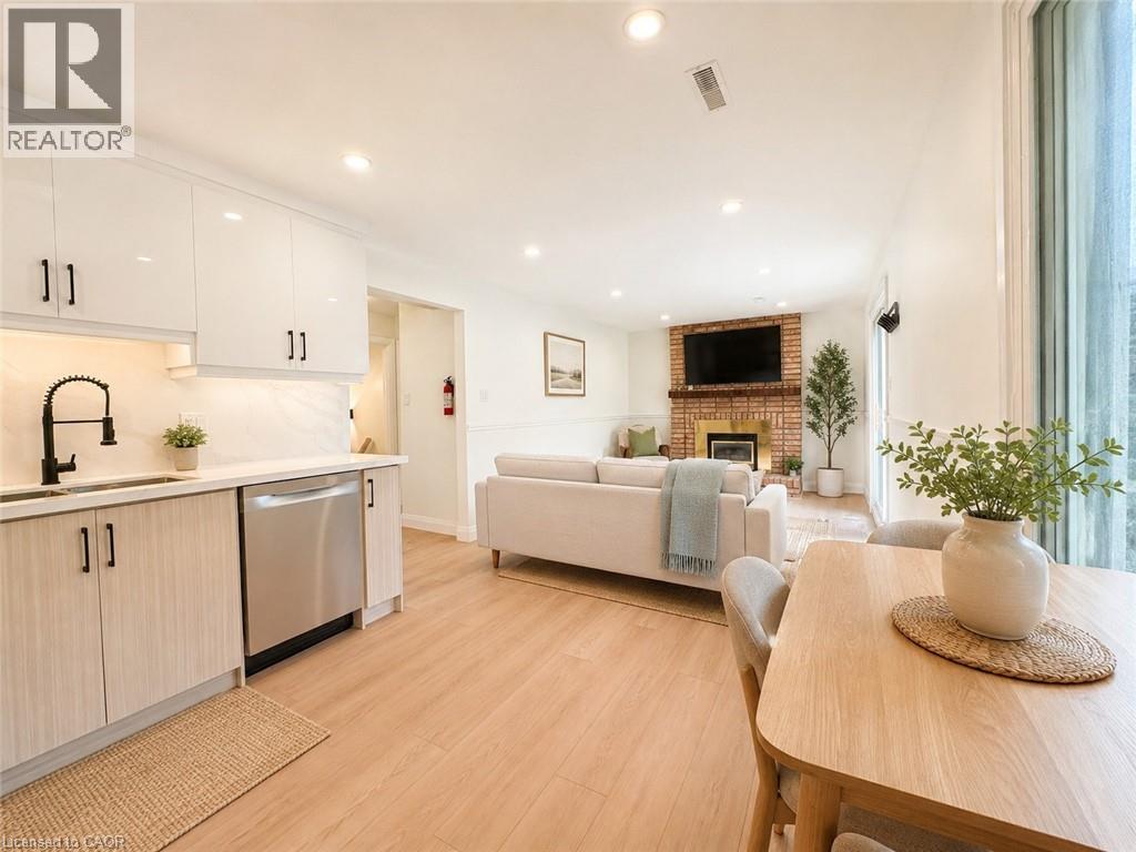 47 Highland Park Drive Unit# 2, Dundas, Ontario  L9H 6G4 - Photo 1 - 40838383