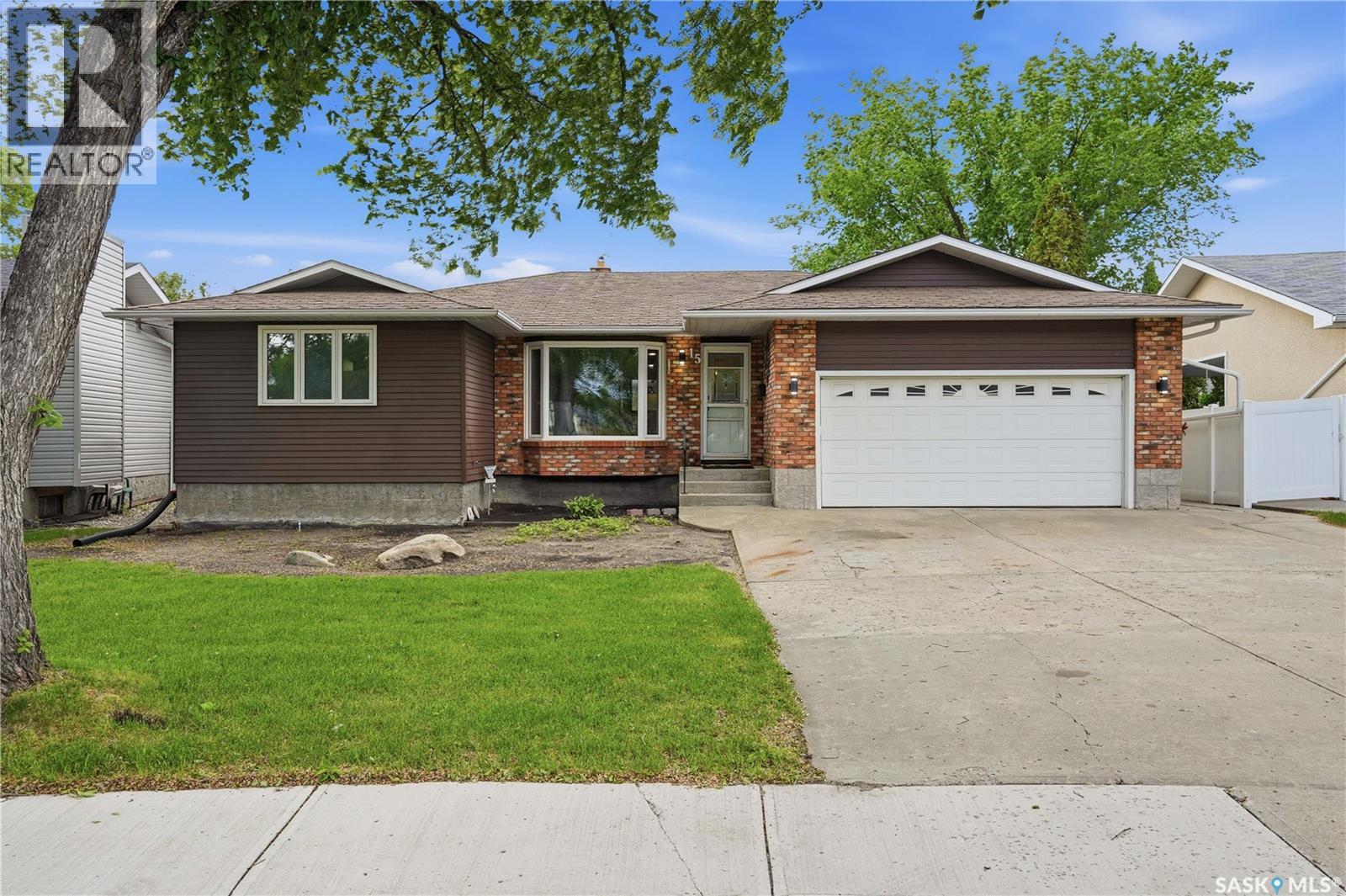 15 Minot DRIVE, Regina, Saskatchewan