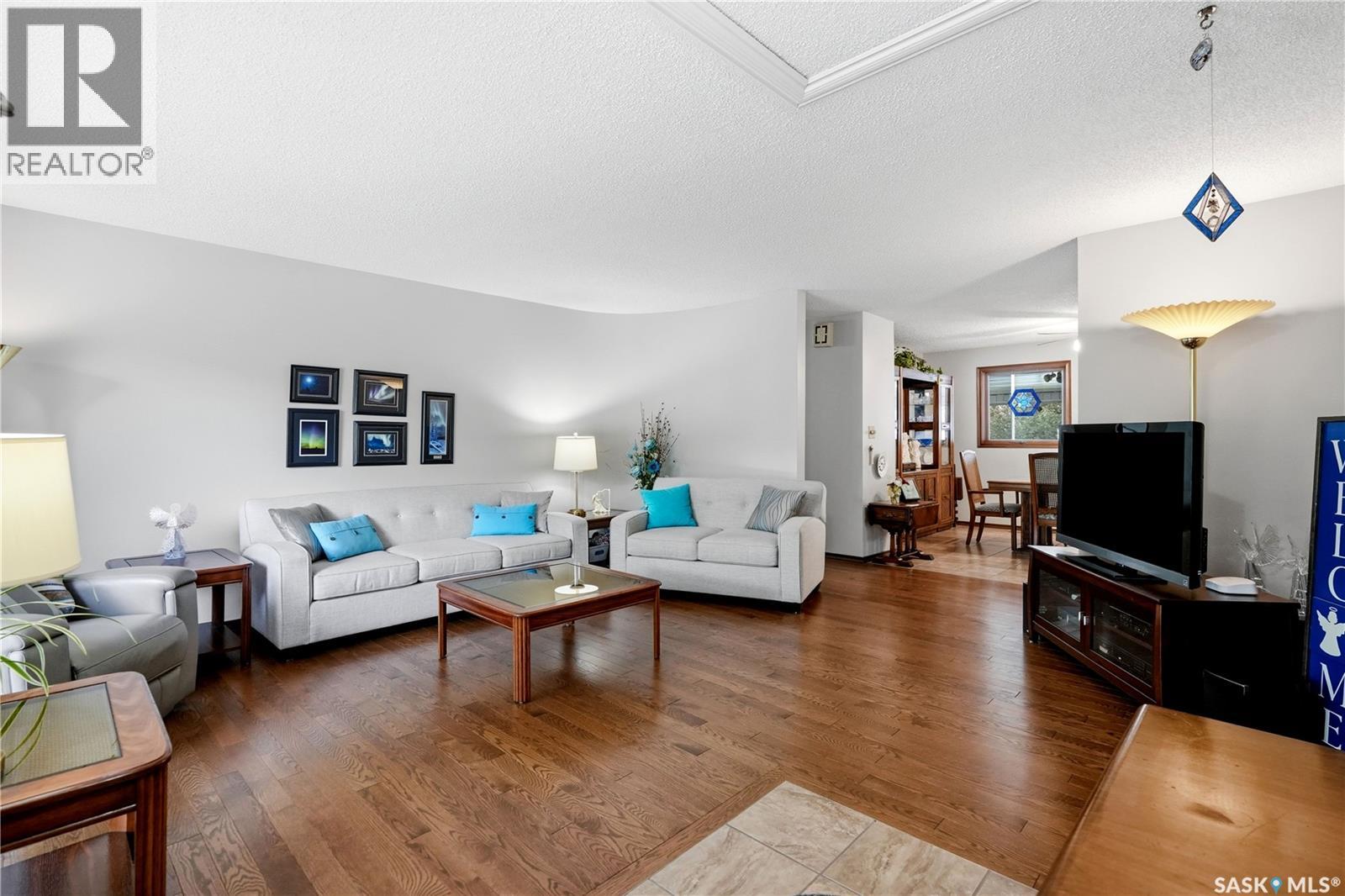 15 Minot Drive, Regina, Saskatchewan S4X 1B5 - Photo 3 - SK039244