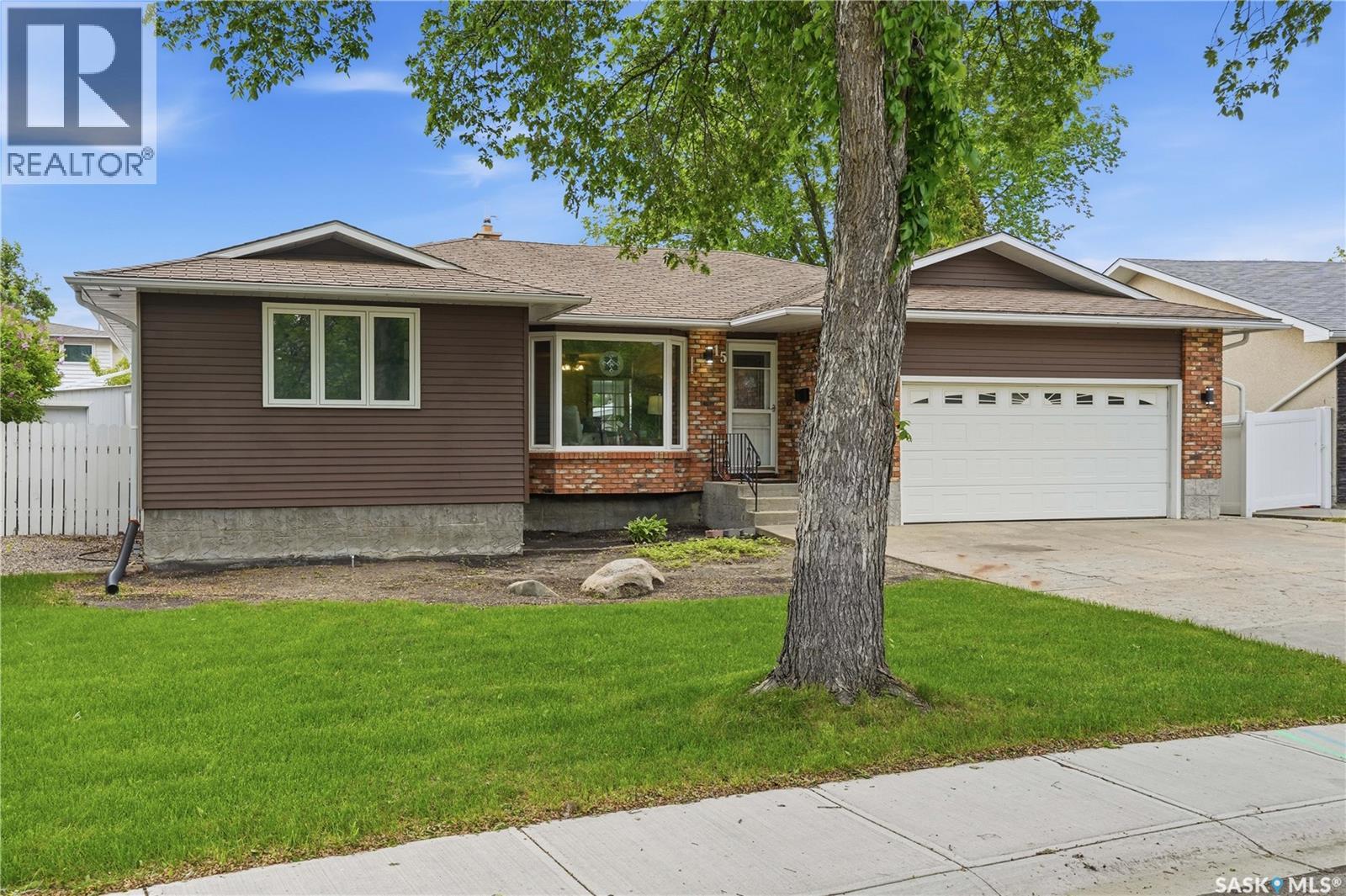 15 Minot Drive, Regina, Saskatchewan S4X 1B5 - Photo 48 - SK039244