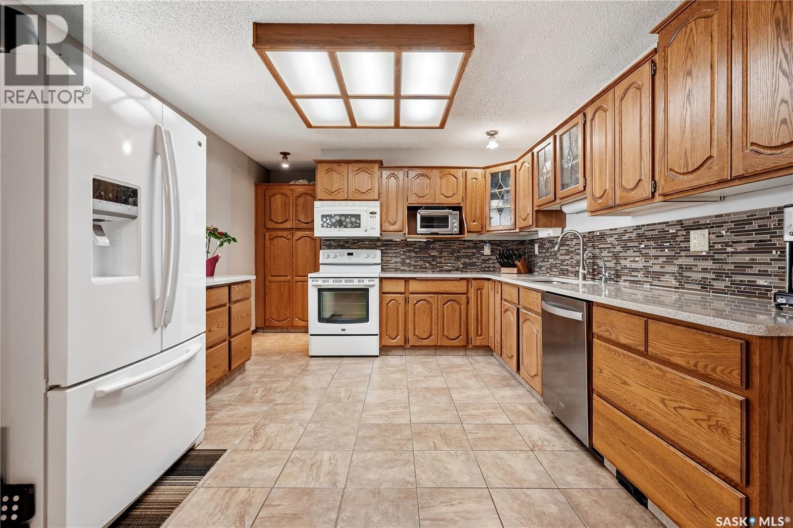 15 Minot Drive, Regina, Saskatchewan S4X 1B5 - Photo 9 - SK039244