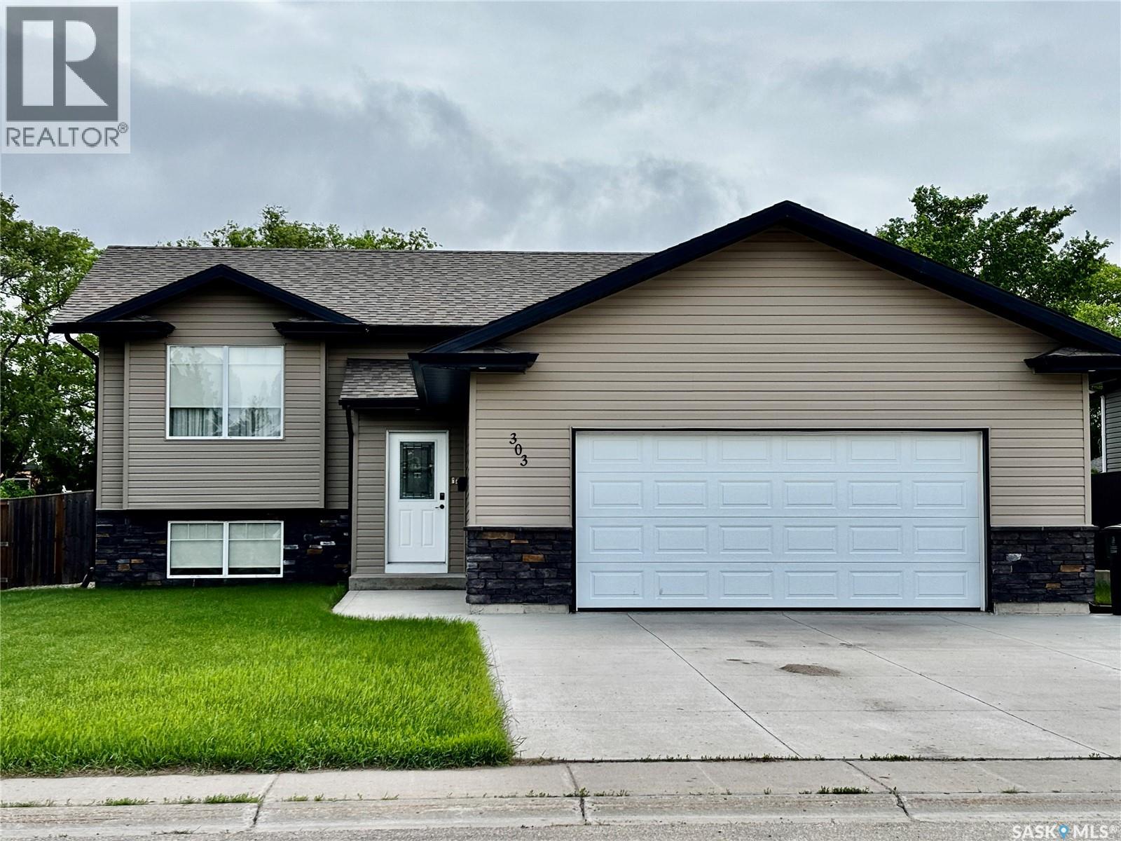 303 Diefenbaker AVENUE, Hague, Saskatchewan