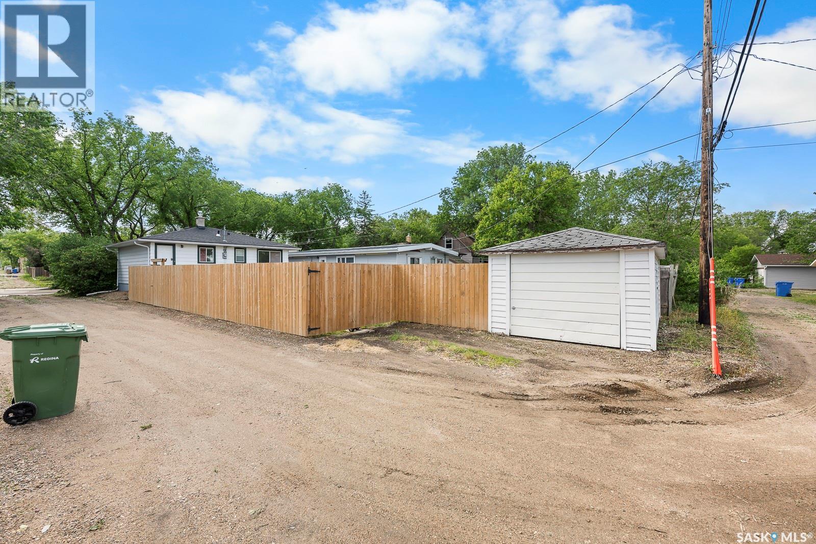 1324 Forget Street, Regina, Saskatchewan  S4T 4Y1 - Photo 27 - SK039130