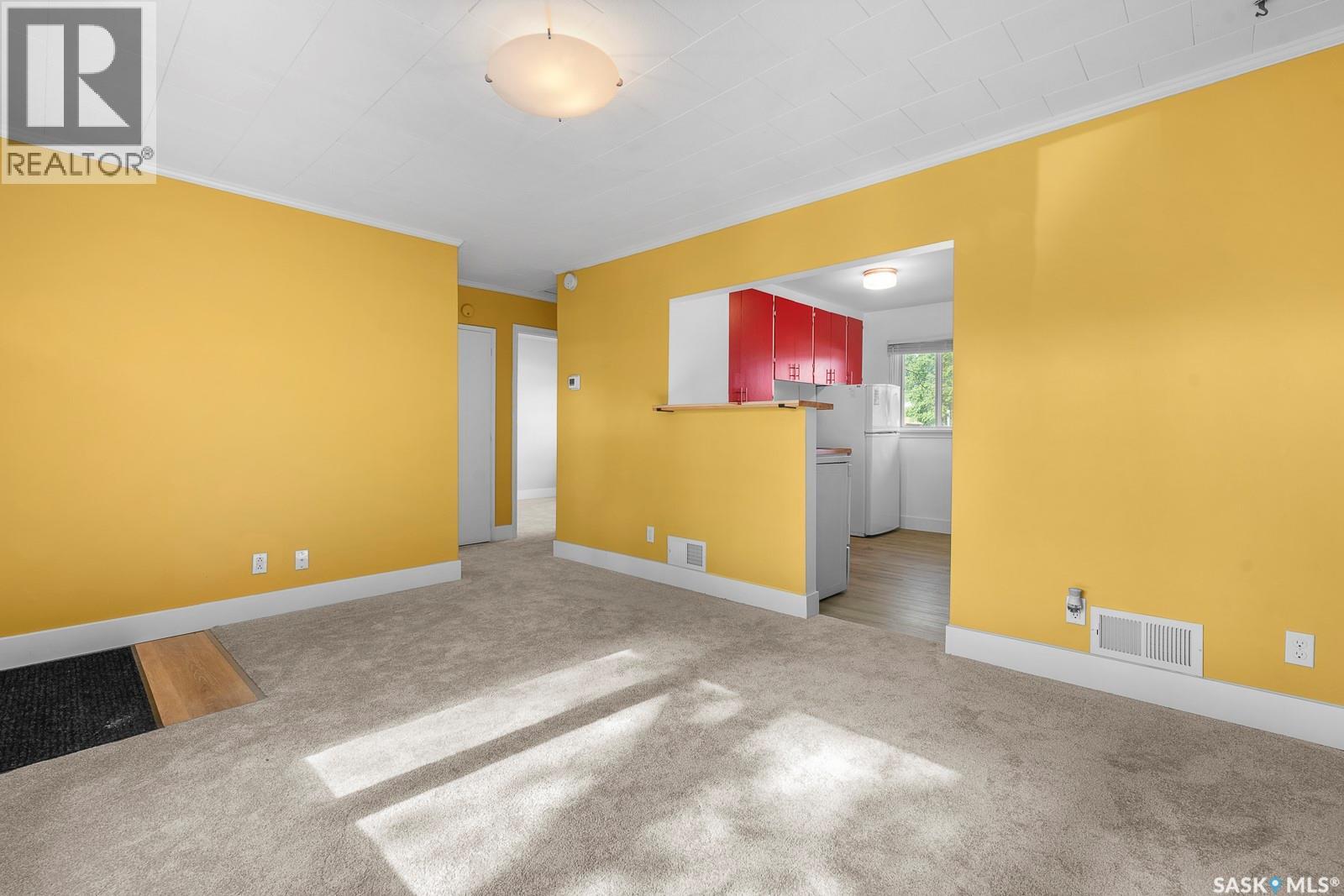 1324 Forget Street, Regina, Saskatchewan  S4T 4Y1 - Photo 3 - SK039130