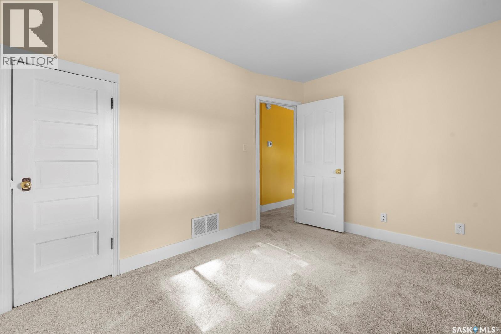 1324 Forget Street, Regina, Saskatchewan  S4T 4Y1 - Photo 8 - SK039130