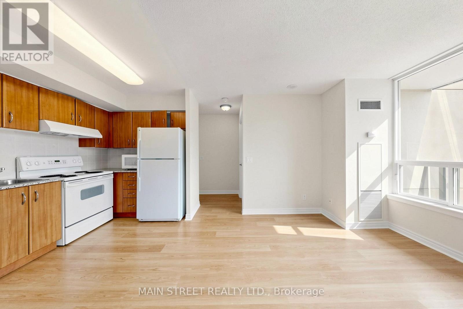 317 - 50 Disera Drive, Vaughan (Beverley Glen), Ontario  L4J 9E9 - Photo 12 - N13437838