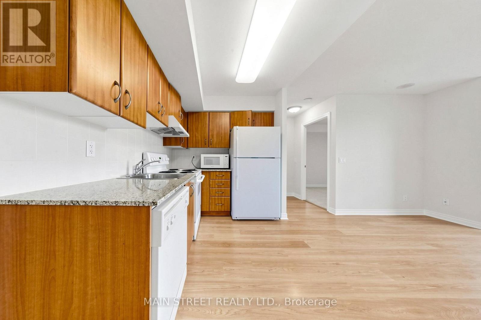 317 - 50 Disera Drive, Vaughan (Beverley Glen), Ontario  L4J 9E9 - Photo 14 - N13437838