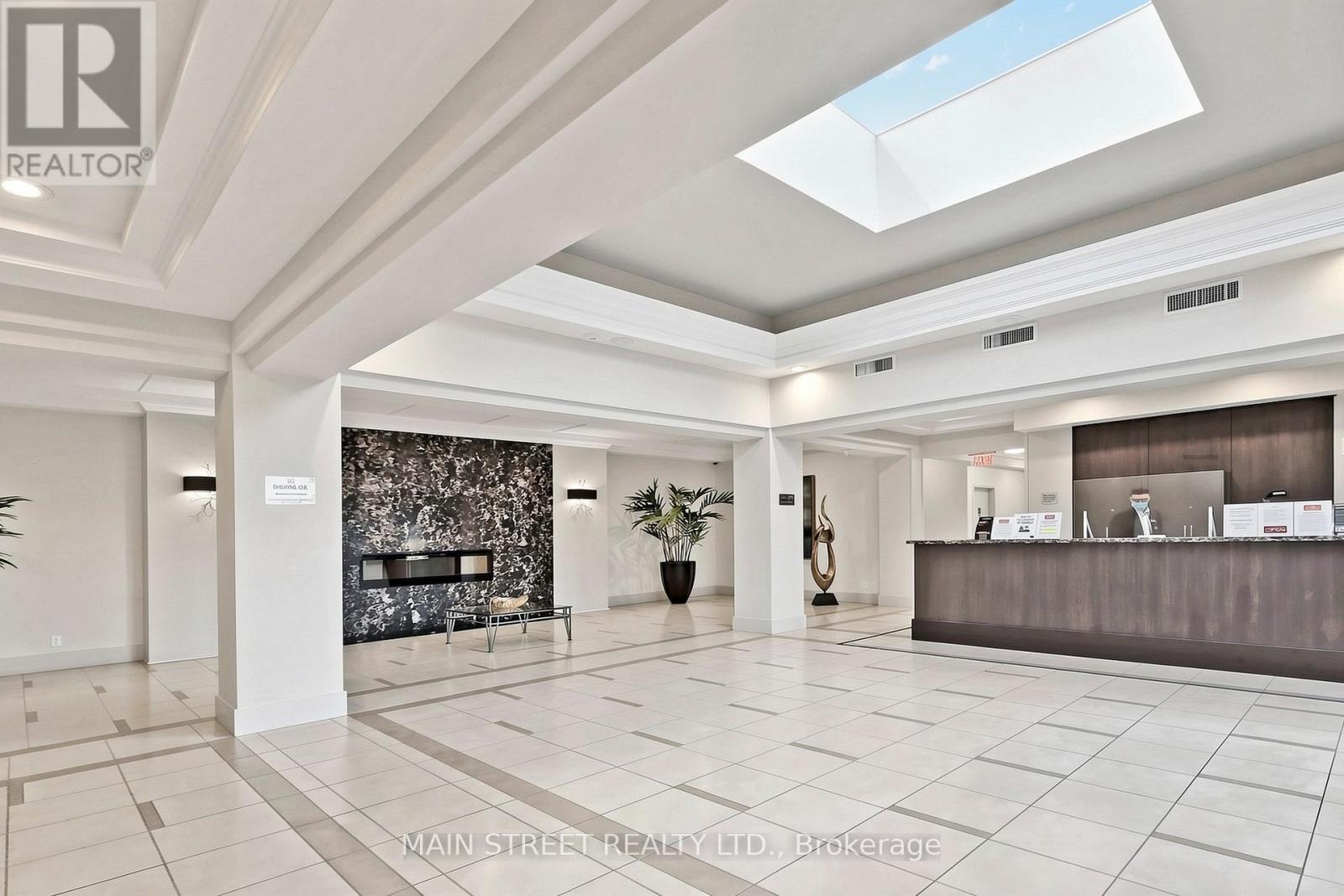317 - 50 Disera Drive, Vaughan (Beverley Glen), Ontario  L4J 9E9 - Photo 6 - N13437838