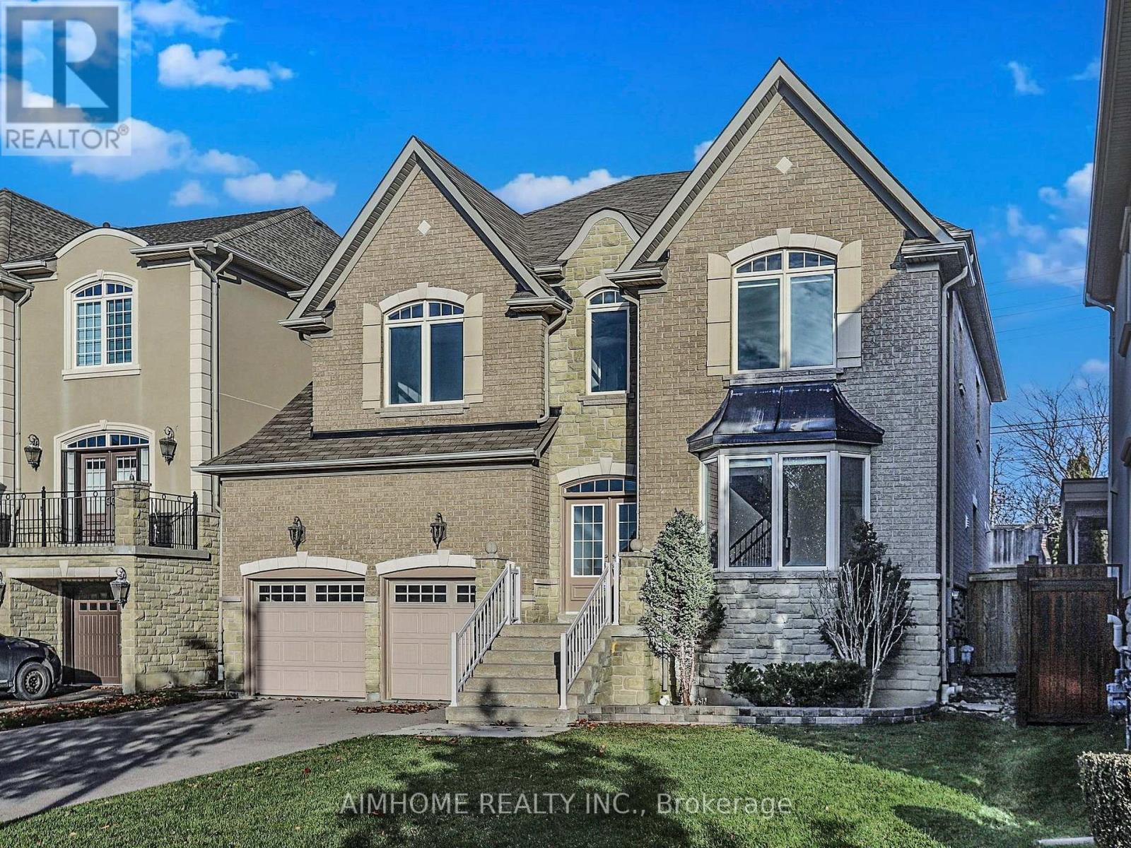 12 SWEET VALERIE COURT, Vaughan, Ontario