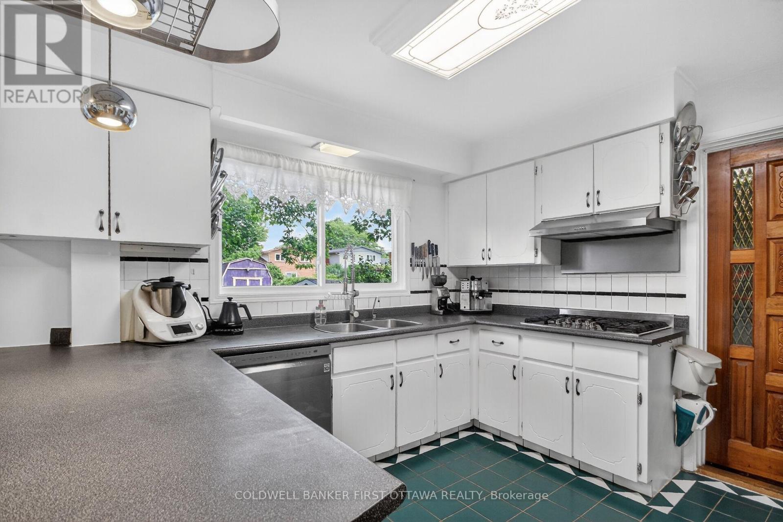 2061 Balharrie Avenue, Ottawa, Ontario  K1G 1G2 - Photo 12 - X13169164