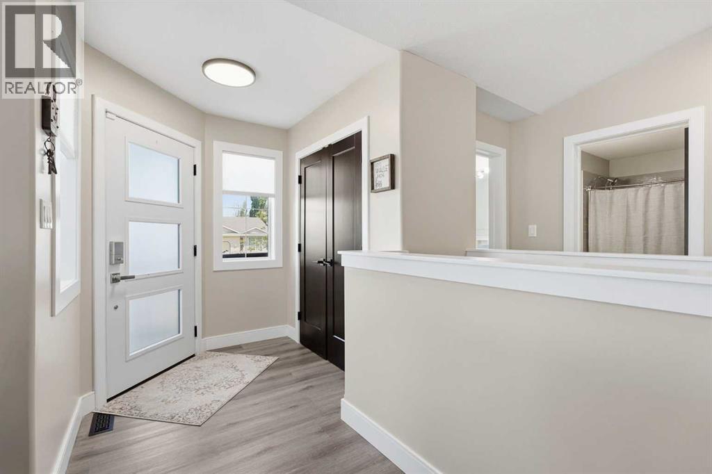 66 Pondside Crescent, Blackfalds, Alberta  T4M 0G3 - Photo 3 - A2319348