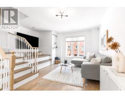 8 GROGAN MEWS, Toronto, Ontario
