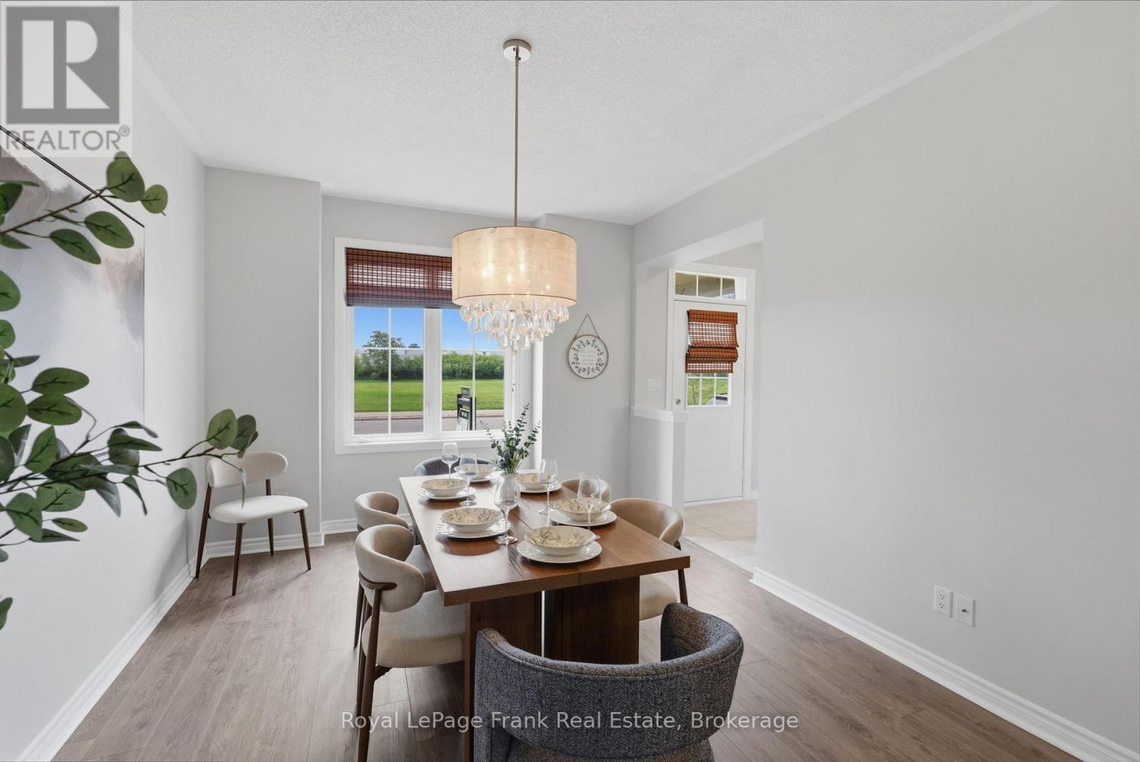 264 Brookhill Boulevard, Clarington, Ontario  L1C 0M1 - Photo 3 - E13438042