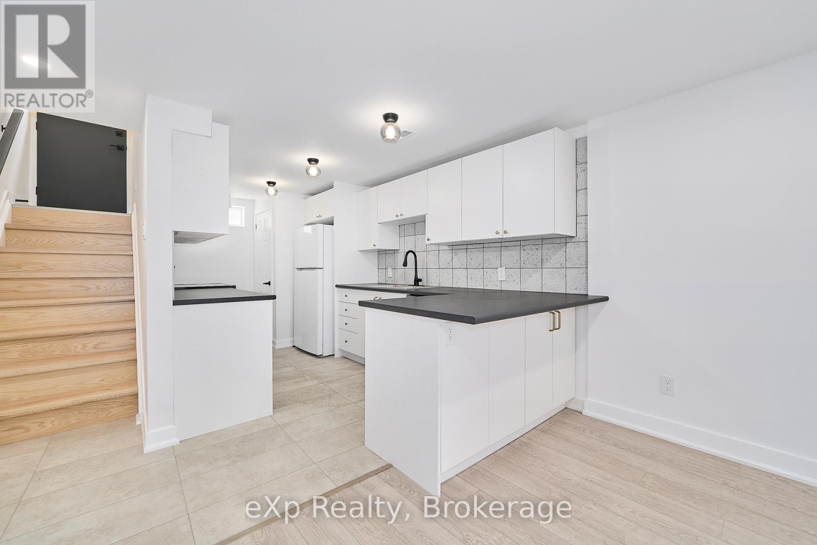 111 Riverside Drive N, Oshawa, Ontario  L1G 6J6 - Photo 5 - E13438254