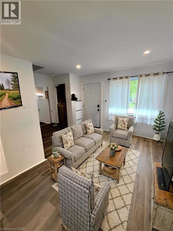 148 Bishop Street S, Cambridge, Ontario  N3H 2L1 - Photo 3 - 40838310