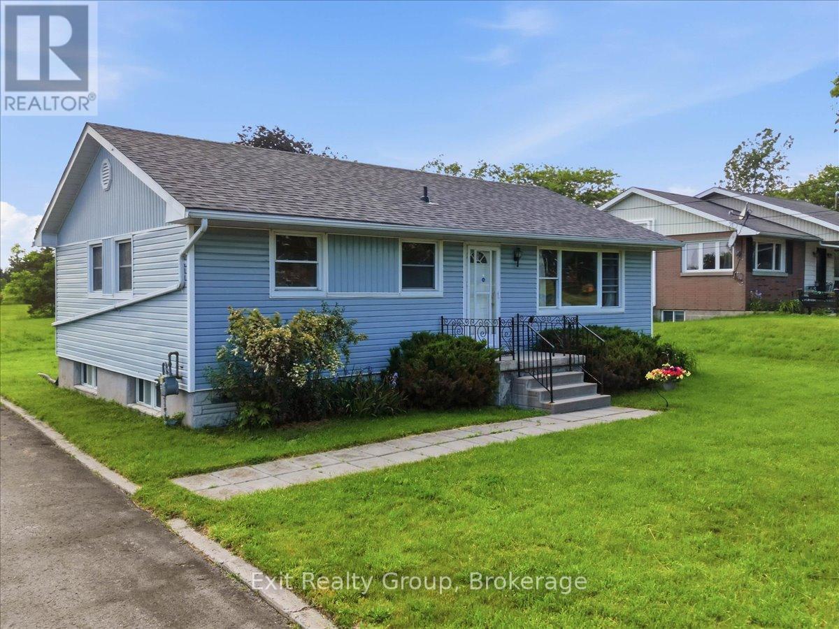 109 Aikins Road, Quinte West, Ontario  K8N 4Z2 - Photo 1 - X13438204
