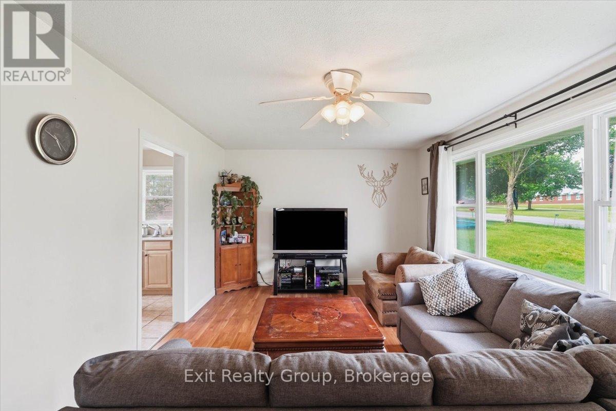 109 Aikins Road, Quinte West, Ontario  K8N 4Z2 - Photo 4 - X13438204