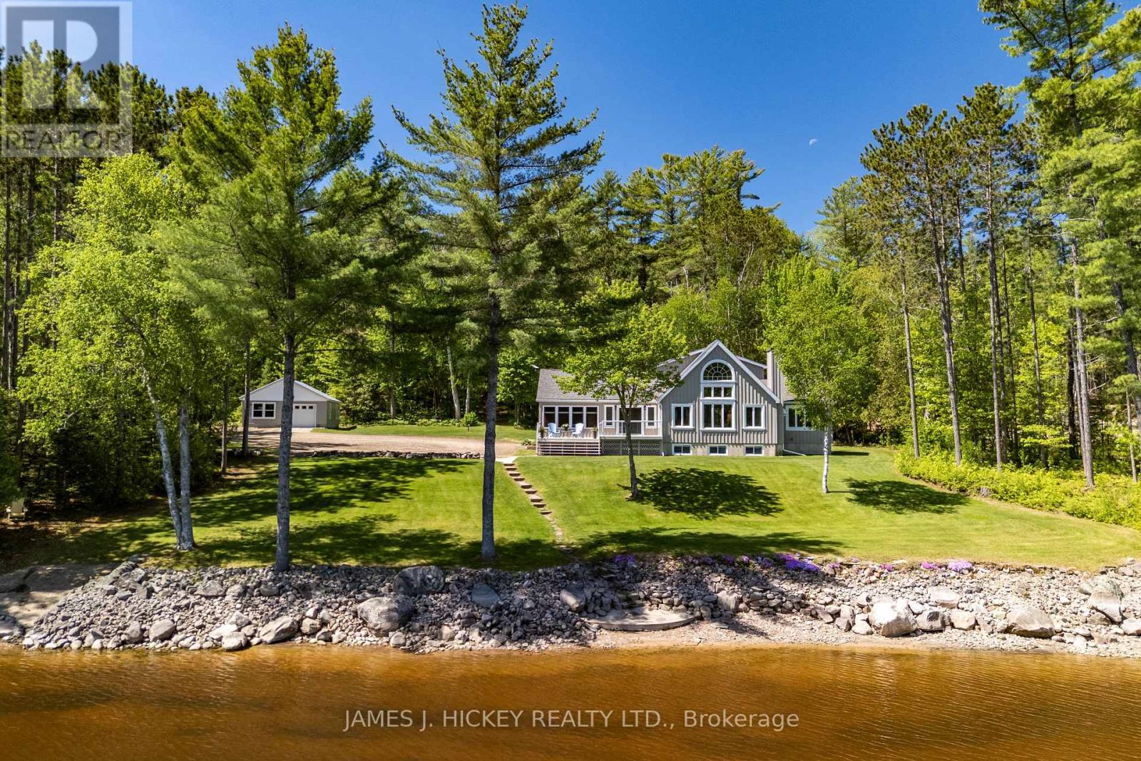 141 EZYLYFE LANE, Laurentian Hills, Ontario