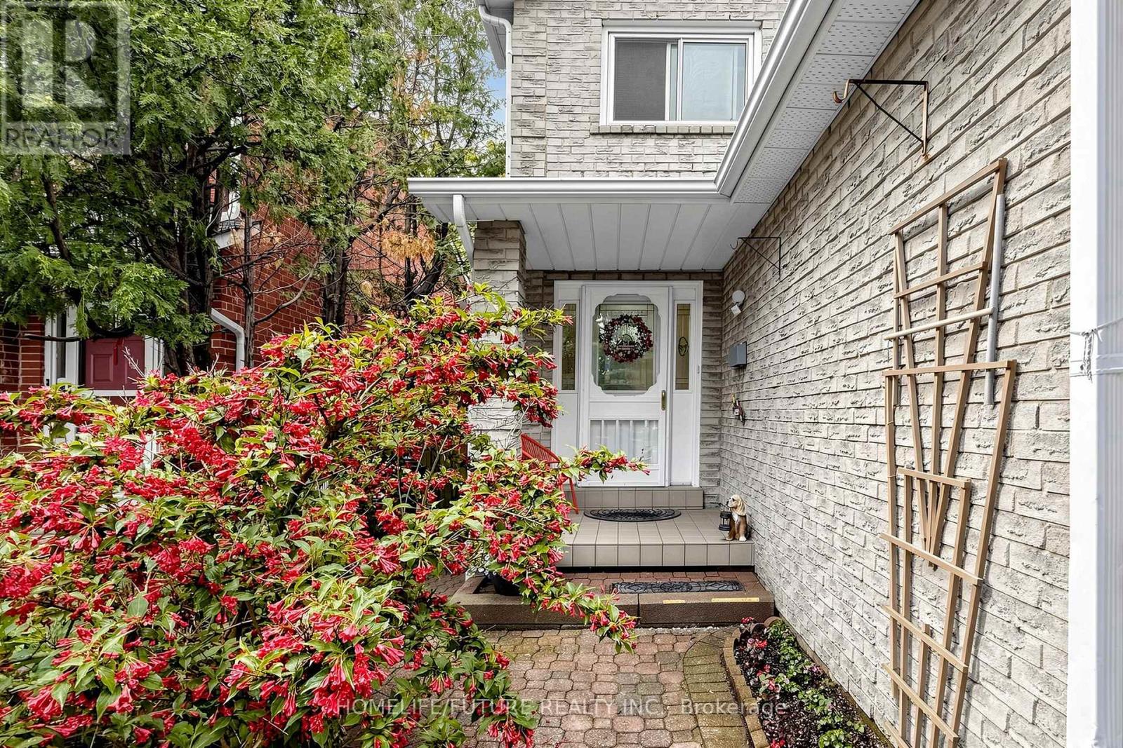 86 Halfmoon Square, Toronto, Ontario  M1C 3V3 - Photo 5 - E13429076