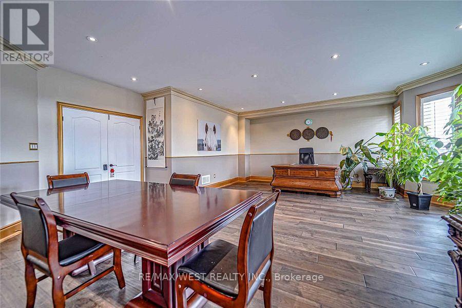 83 Elm Avenue, Richmond Hill, Ontario  L4C 6K8 - Photo 14 - N13429058
