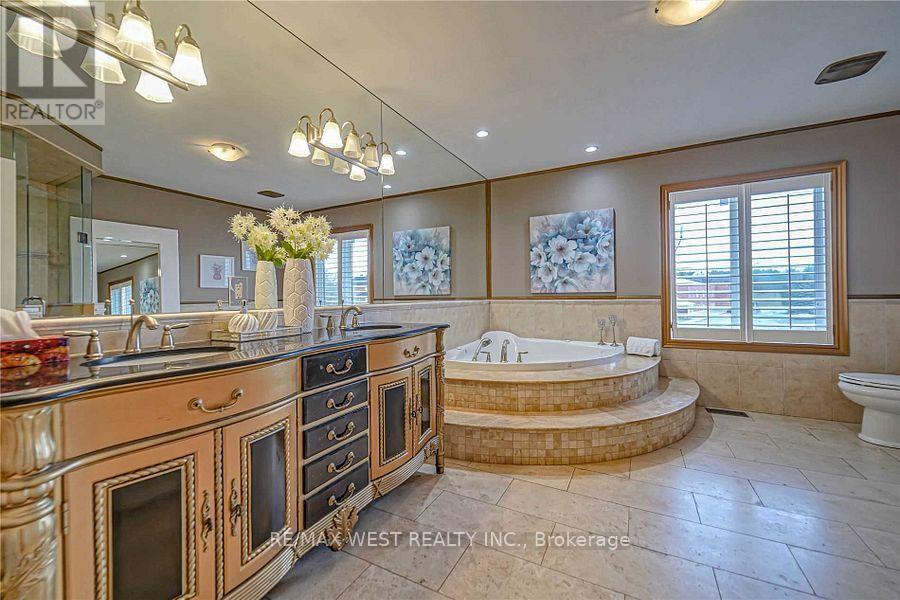 83 Elm Avenue, Richmond Hill, Ontario  L4C 6K8 - Photo 32 - N13429058