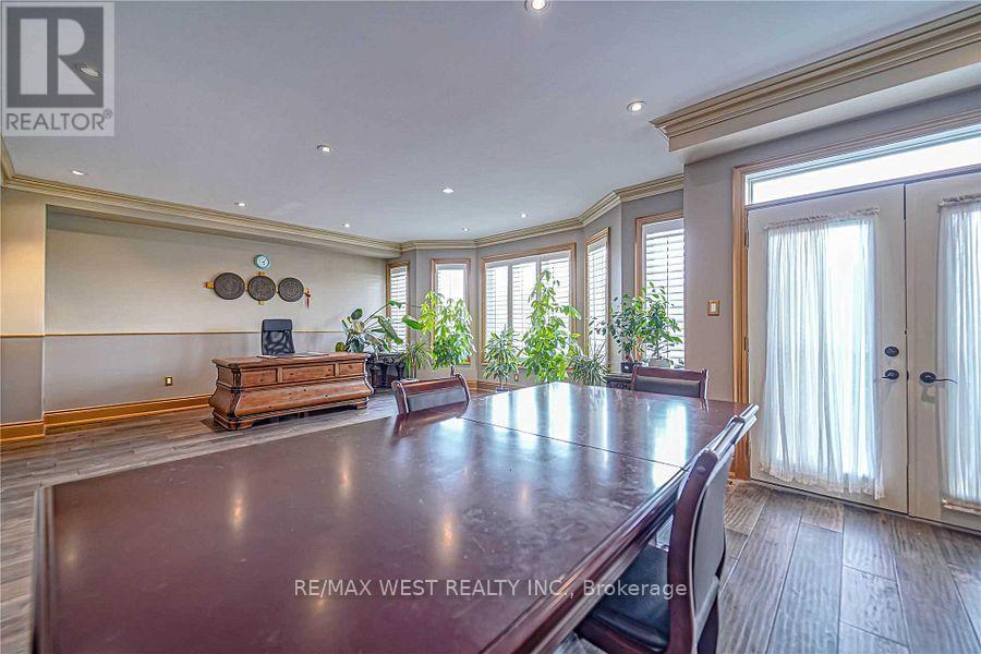 83 Elm Avenue, Richmond Hill, Ontario  L4C 6K8 - Photo 15 - N13429058