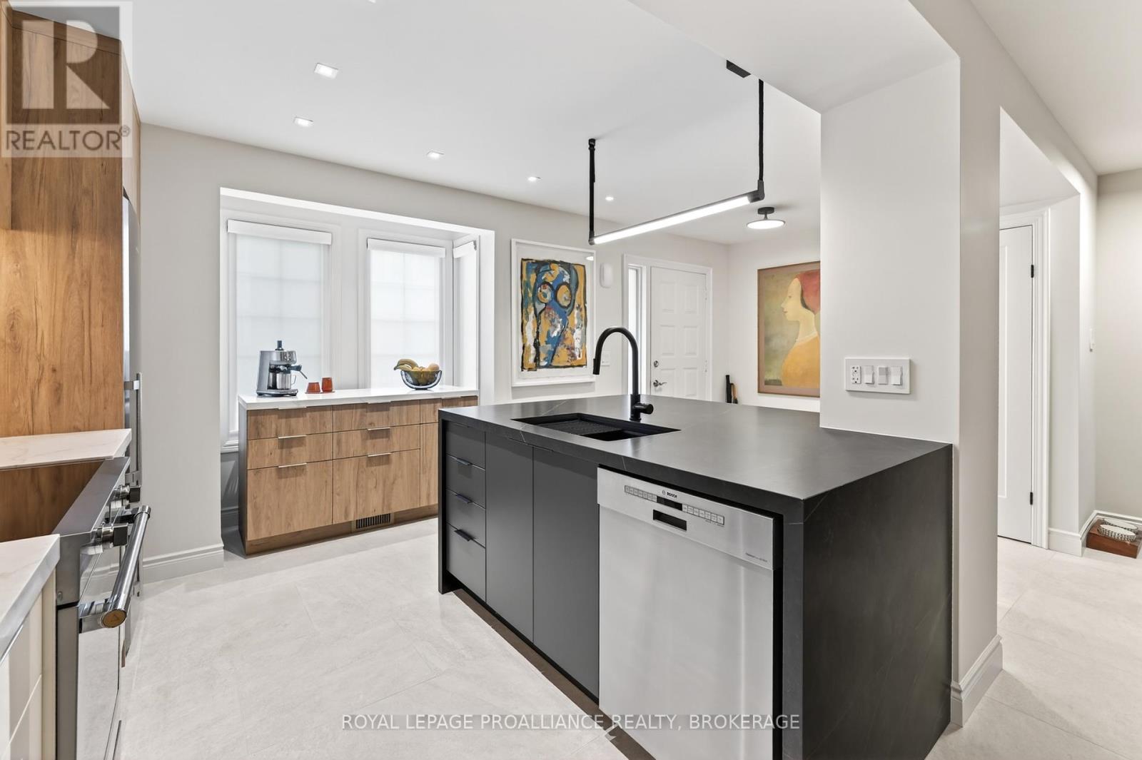 43 - 1 Place D'armes Place, Kingston, Ontario  K7K 6S2 - Photo 4 - X13438152