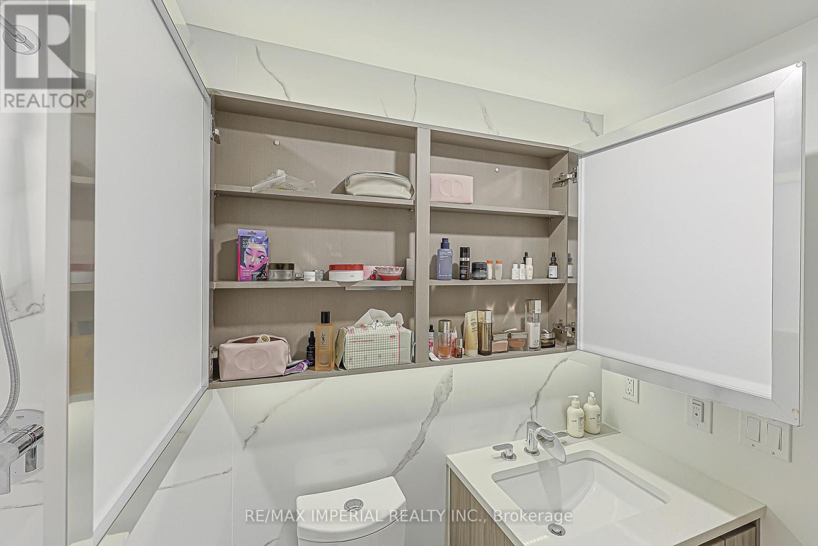 3510 - 1 Concord Cityplace Way, Toronto, Ontario  M5V 0X3 - Photo 17 - C13435412