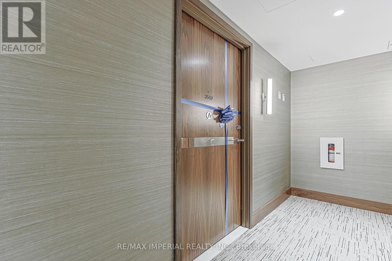 3510 - 1 Concord Cityplace Way, Toronto, Ontario  M5V 0X3 - Photo 27 - C13435412