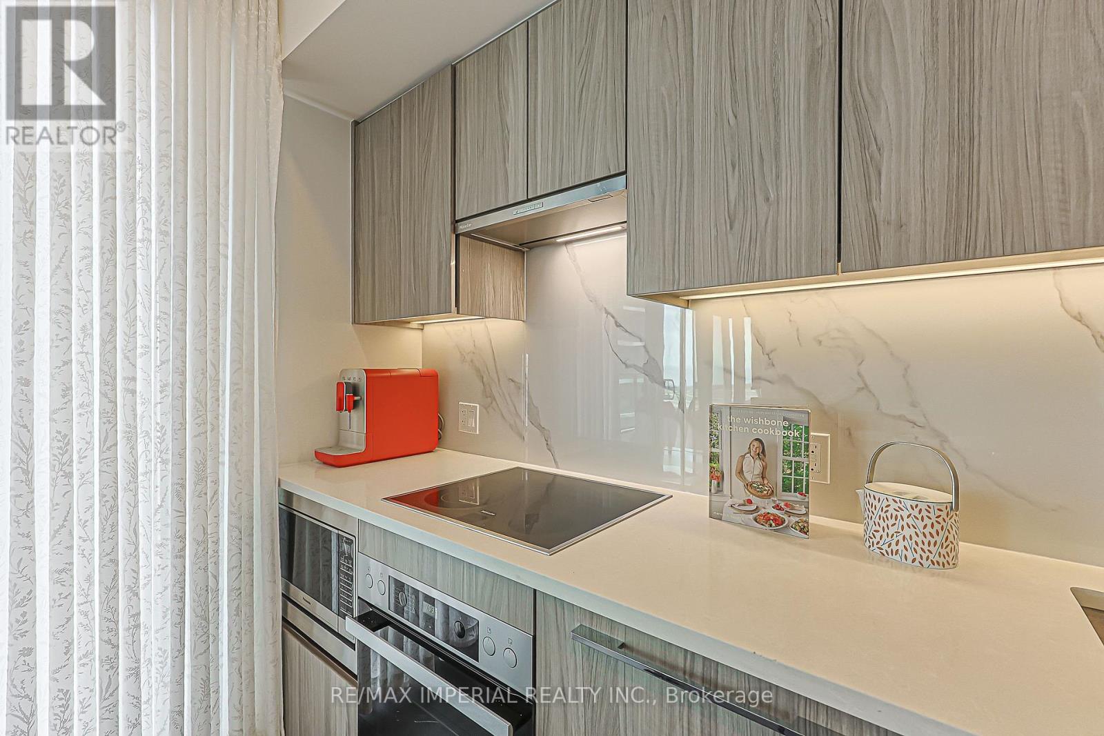 3510 - 1 Concord Cityplace Way, Toronto, Ontario  M5V 0X3 - Photo 32 - C13435412